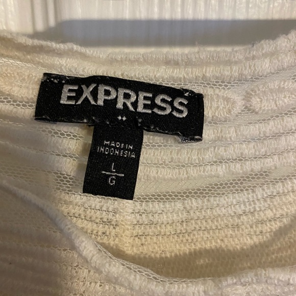 Express Embroidered Blouse - Picture 3 of 3